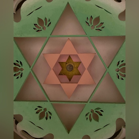 🌸 MOVING SALE 🌸 Geometric Mandala Wooden Wall Art in Green and Pink, Yoga studio - Picture 3 of 5